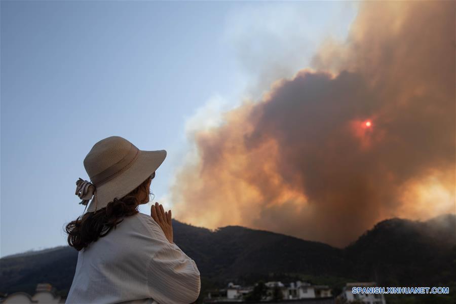CHINA-SICHUAN-INCENDIO FORESTAL 