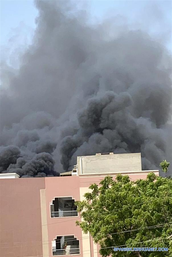 PAKISTAN-KARACHI-AVION-ACCIDENTE