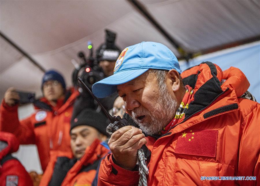 CHINA-MONTE QOMOLANGMA-EQUIPO DE TOPOGRAFIA-RUTA HACIA LA CUMBRE