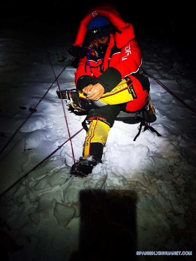 CHINA-MONTE QOMOLANGMA-EQUIPO DE TOPOGRAFIA-RUTA HACIA LA CUMBRE