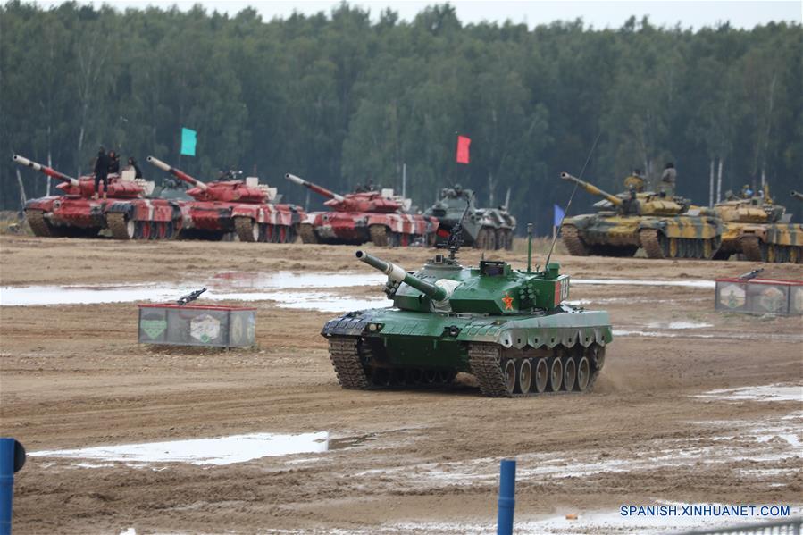 RUSIA-MOSCU-JUEGOS INTERNACIONALES DE LOS EJERCITOS-BIATLON DE TANQUES-EQUIPO CHINO-SEMIFINAL