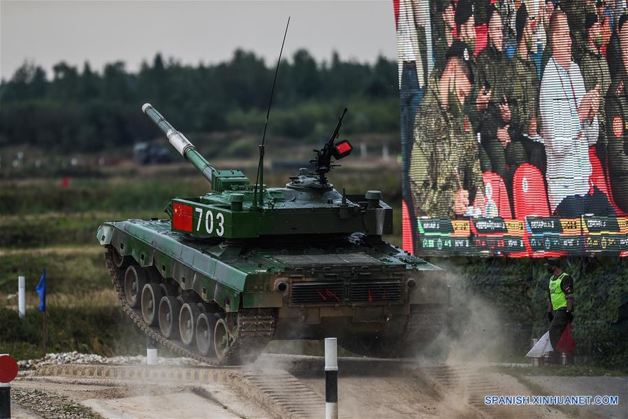 RUSIA-MOSCU-JUEGOS INTERNACIONALES DE LOS EJERCITOS-BIATLON DE TANQUES-EQUIPO CHINO-SEMIFINAL