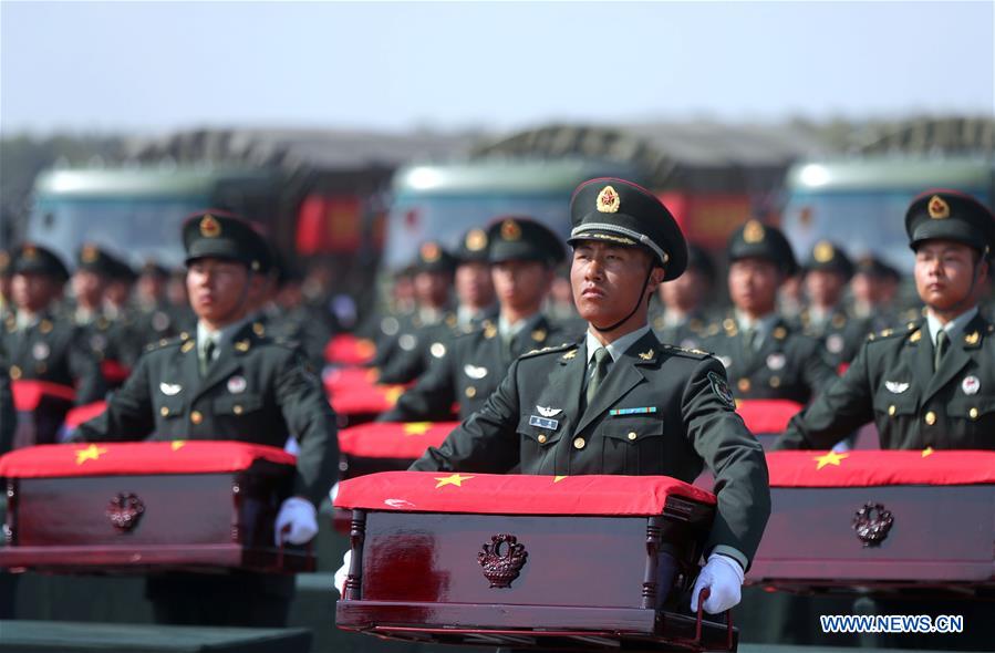 CHINA-LIAONING-SHENYANG-GUERRA DE COREA-SOLDADOS CHINOS-RESTOS-REGRESO