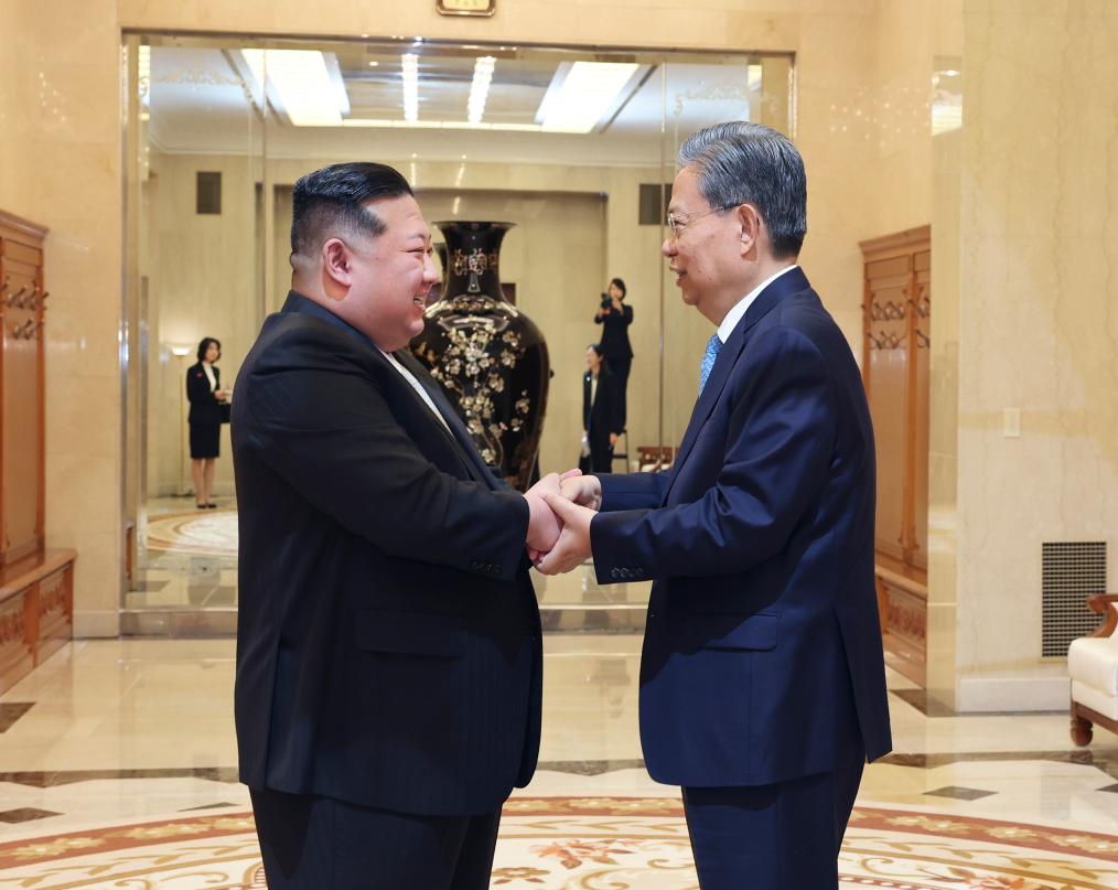 Il massimo legislatore cinese incontra il leader supremo della RPDC