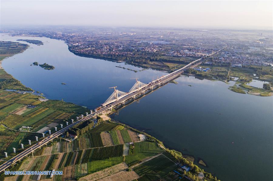 CHINA-HUBEI-VIA FERREA-CONSTRUCCION