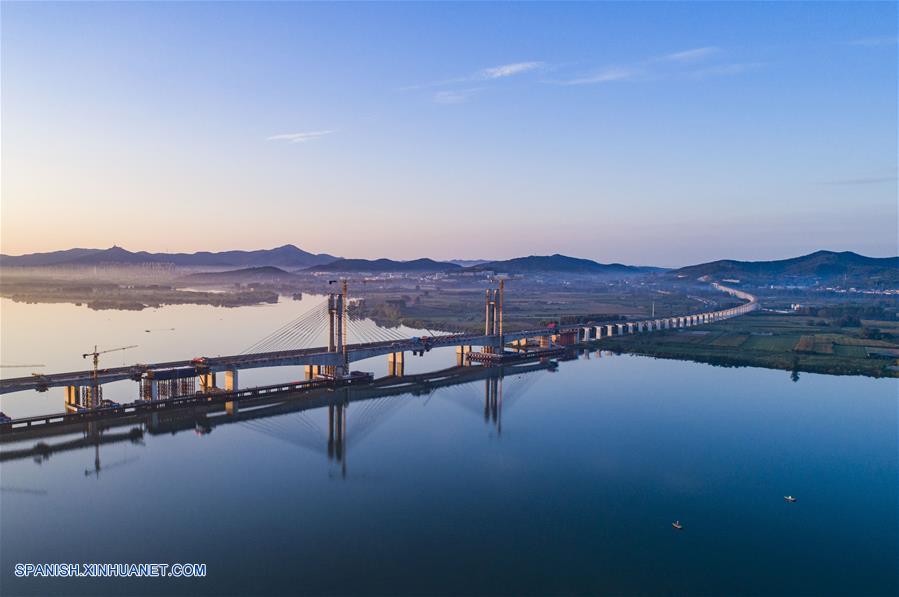 CHINA-HUBEI-VIA FERREA-CONSTRUCCION