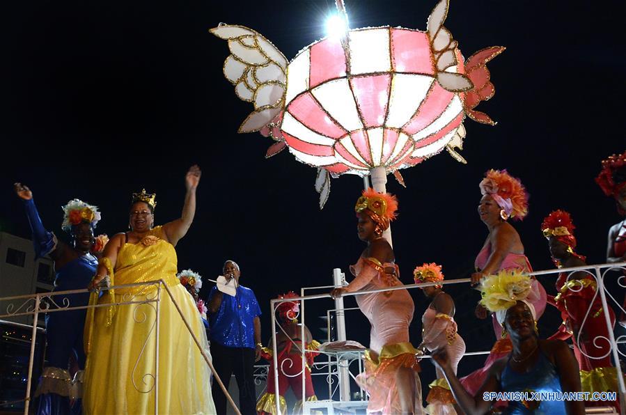 CUBA-HABANA-CARNAVAL-WILLY Y LAS VOLUMINOSAS-SERIE