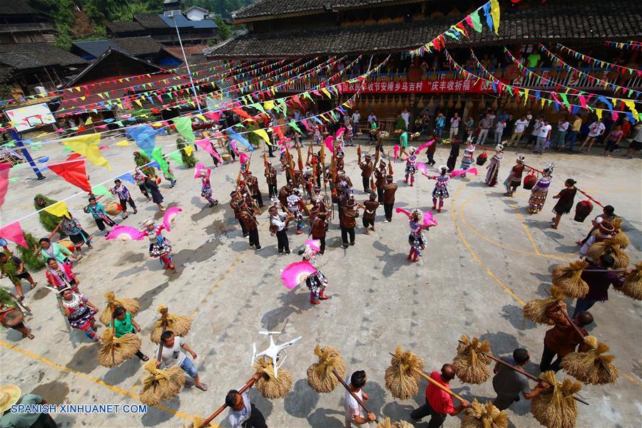 CHINA-RONGSHUI-FESTIVAL DE LA COSECHA