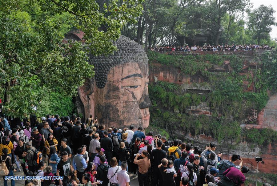 CHINA-SICHUAN-BUDA GIGANTE-TURISMO