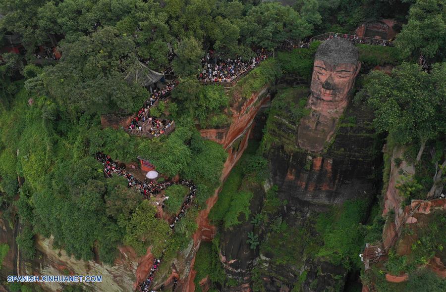 CHINA-SICHUAN-BUDA GIGANTE-TURISMO