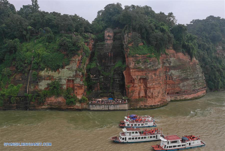 CHINA-SICHUAN-BUDA GIGANTE-TURISMO