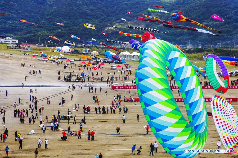 CHINA-ZHOUSHAN-VOLAR COMETAS