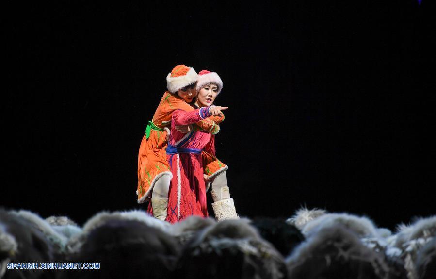 CHINA-HOHHOT-ARTE-DRAMA DE DANZA-ESPECTACULO