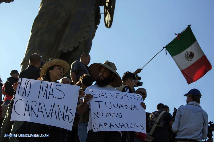 Habitantes de ciudad mexicana de Tijuana protestan contra caravana