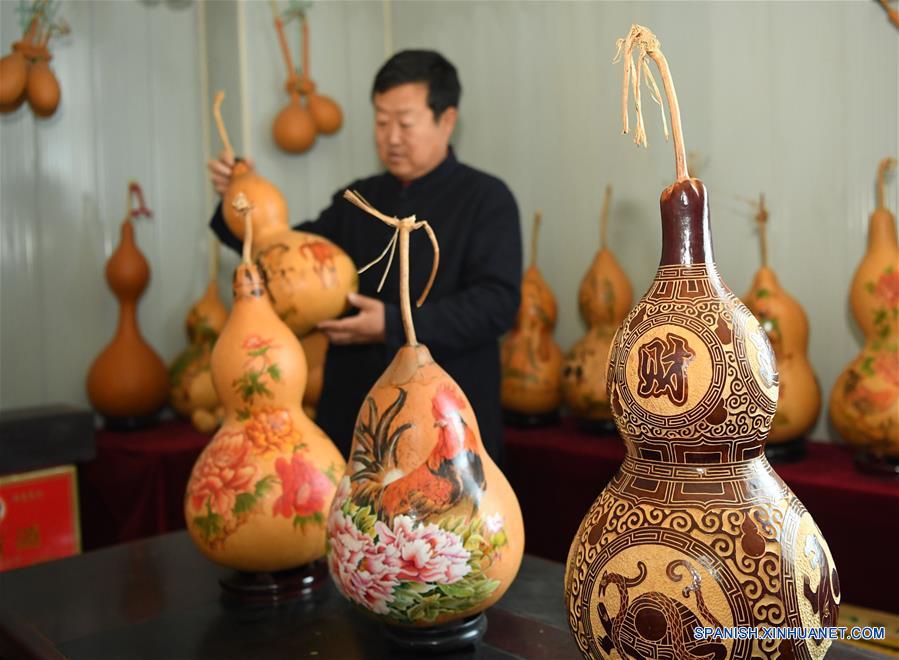 CHINA-LIAONING-ARTESANIA DE CALABAZA