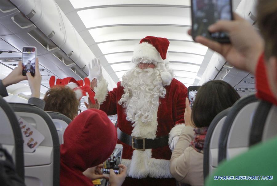 CANADA-VANCOUVER-NIÑOS ENFERMOS-SANTA CLAUS