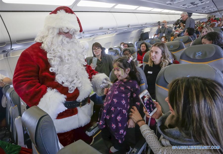 CANADA-VANCOUVER-NIÑOS ENFERMOS-SANTA CLAUS