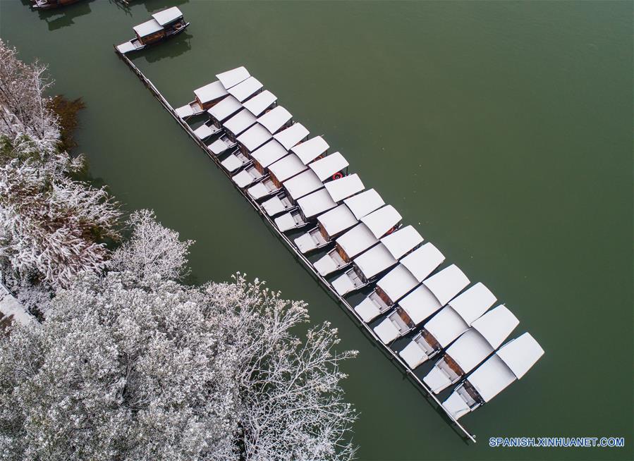 CHINA-ZHEJIANG-NIEVE-PAISAJE