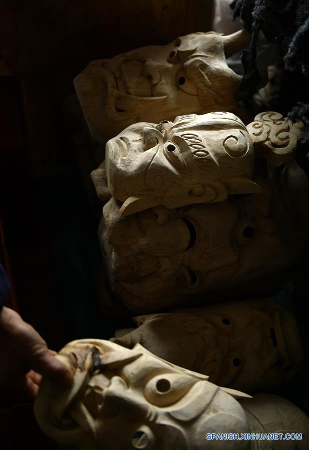 CHINA-HUBEI-OPERA NUO-MASCARAS