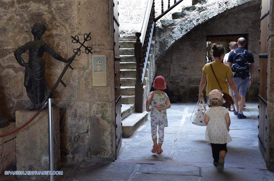 CUBA-HABANA-SIMBOLO-GIRALDILLA-SERIE