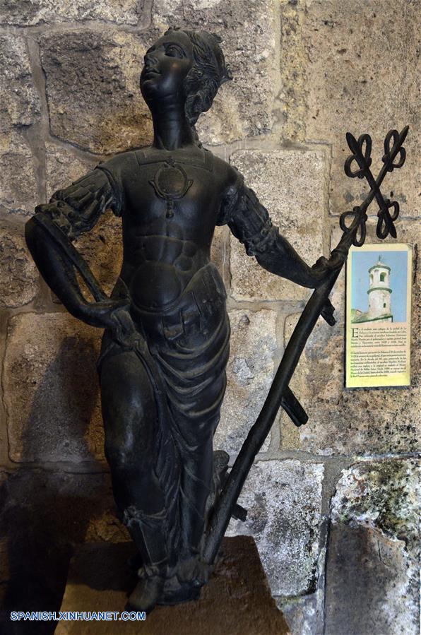 CUBA-HABANA-SIMBOLO-GIRALDILLA-SERIE