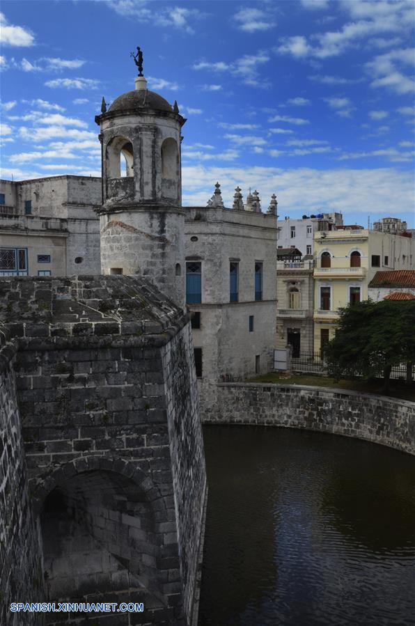 CUBA-HABANA-SIMBOLO-GIRALDILLA-SERIE