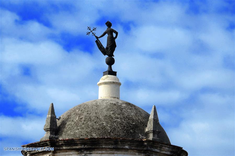 CUBA-HABANA-SIMBOLO-GIRALDILLA-SERIE