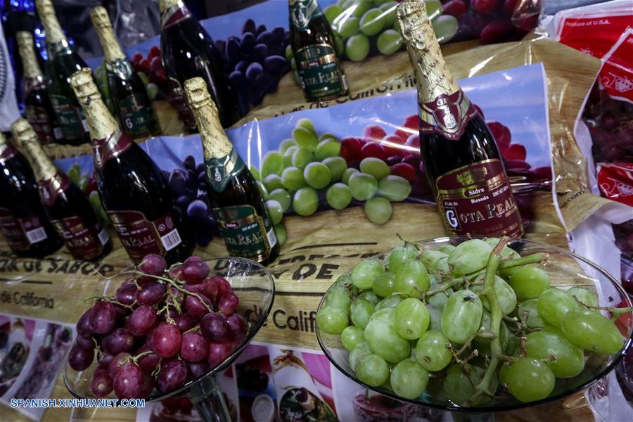 MEXICO-CIUDAD DE MEXICO-AÑO NUEVO-FESTEJO