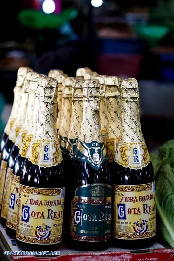 MEXICO-CIUDAD DE MEXICO-AÑO NUEVO-FESTEJO