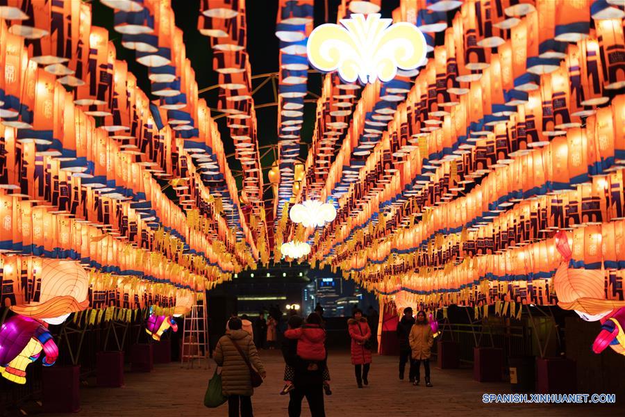 CHINA-SHAANXI-VISTA NOCTURNA