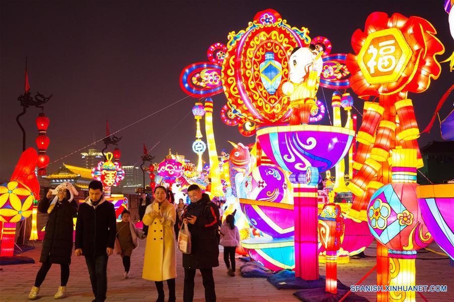 CHINA-SHAANXI-VISTA NOCTURNA