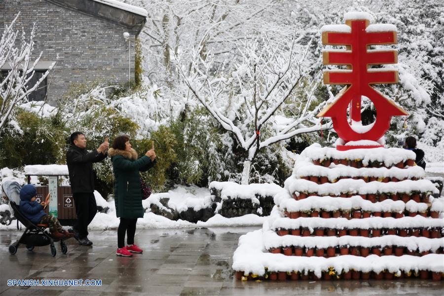 CHINA-JIANGSU-NIEVE-TURISMO