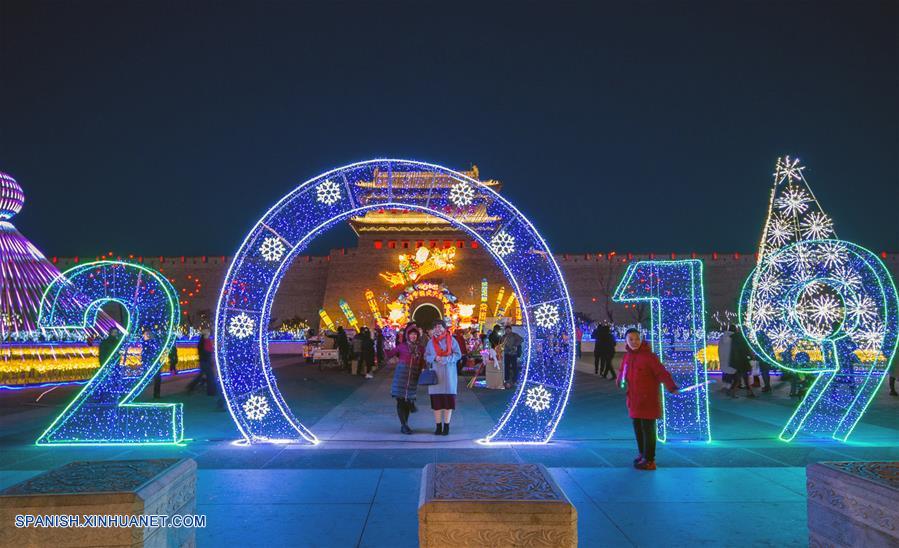 CHINA-SHANXI-FESTIVAL DE PRIMAVERA-VISTA NOCTURNA
