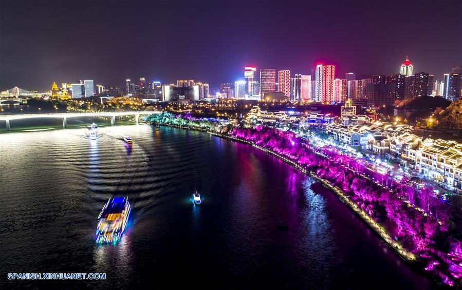CHINA-GUANGXI-FESTIVAL DE PRIMAVERA-VISTA NOCTURNA