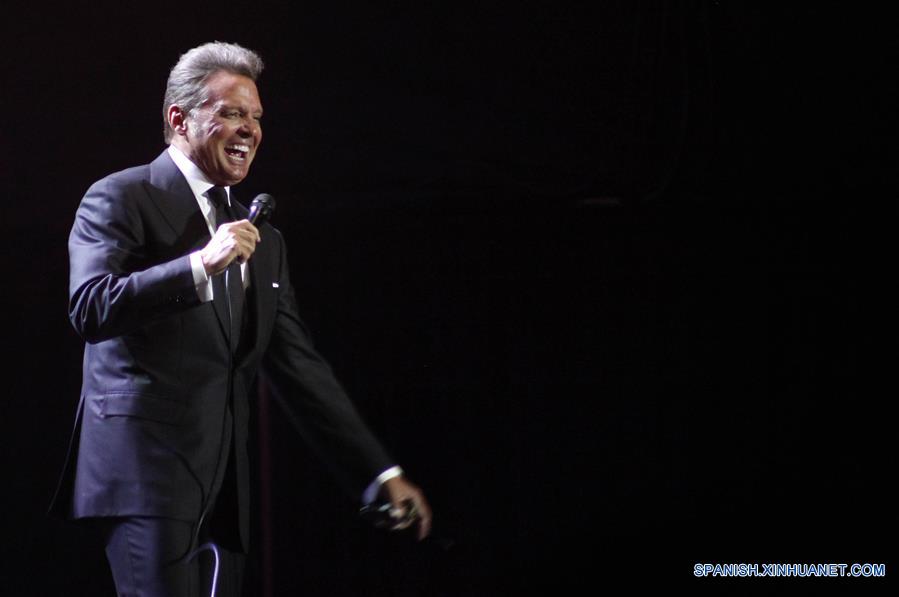 EL SALVADOR-SAN SALVADOR-MUSICA-LUIS MIGUEL