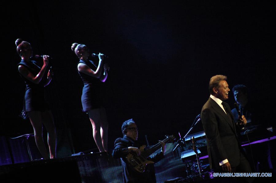 EL SALVADOR-SAN SALVADOR-MUSICA-LUIS MIGUEL