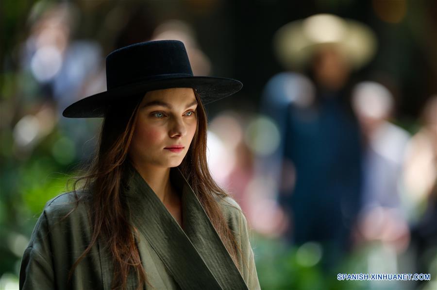 MEXICO-CIUDAD DE MEXICO-SEMANA MODA-JULIA Y RENATA