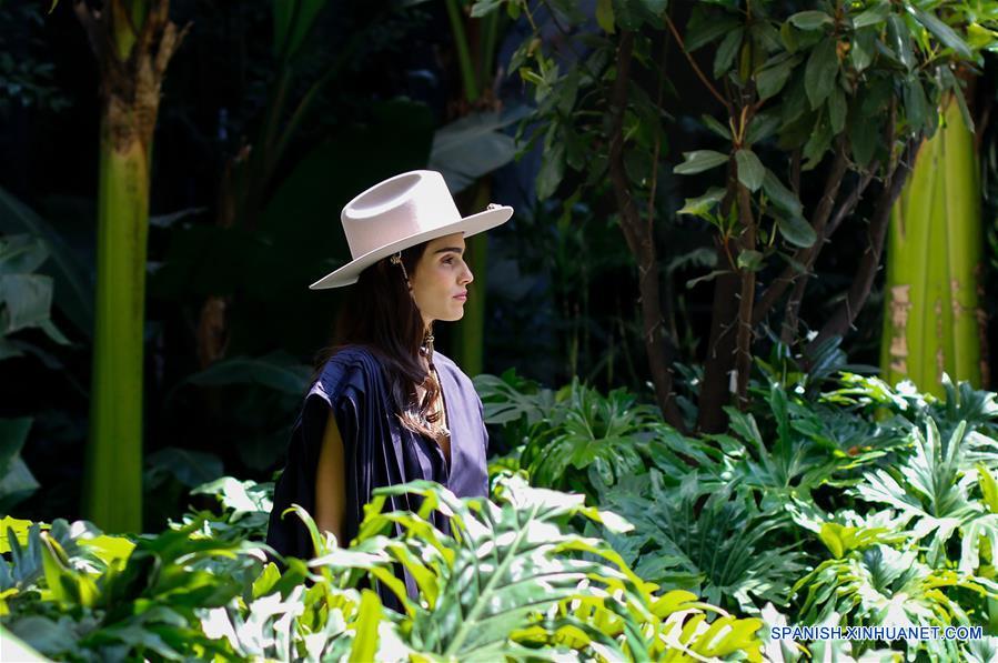 MEXICO-CIUDAD DE MEXICO-SEMANA MODA-JULIA Y RENATA