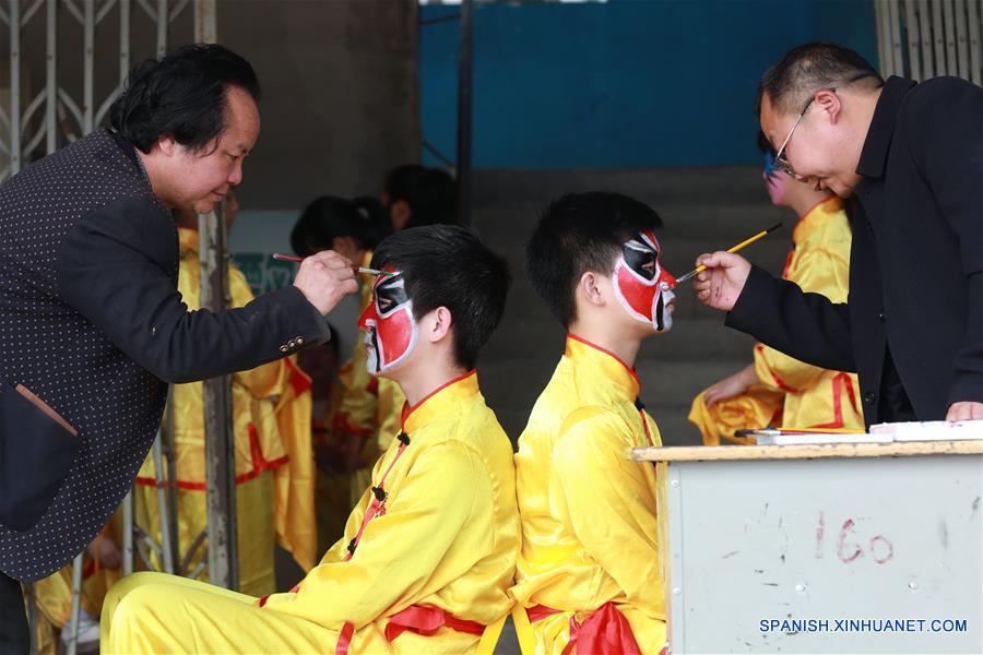 CHINA-GUIZHOU-PATRIMONIO CULTURAL-DANZA DEL DRAGON-SERIE