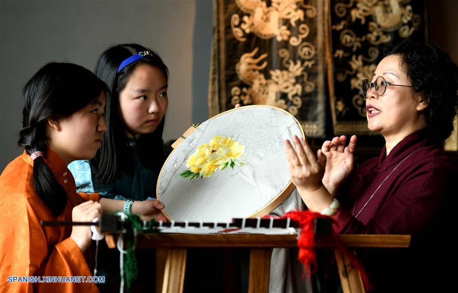 CHINA-SHIJIAZHUANG-BORDADO