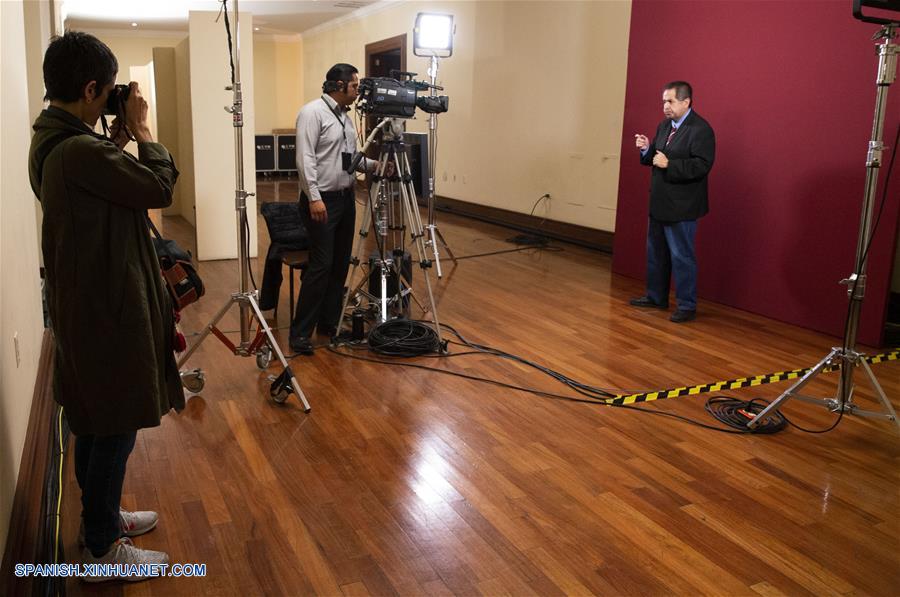 MEXICO-CIUDAD DE MEXICO-LENGUAJE DE SE&Ntilde;AS-SERIE