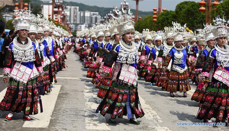 CHINA-GUIZHOU-GRUPO ETNICO MIAO-FESTIVAL DE LAS HERMANAS