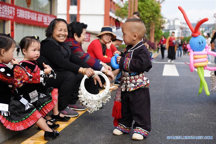 CHINA-GUIZHOU-GRUPO ETNICO MIAO-FESTIVAL DE LAS HERMANAS