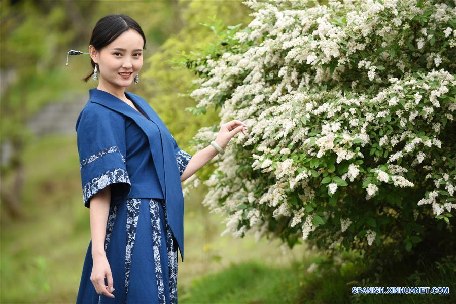 （图片故事）（1）冉光津：守住老技艺 传承“枫香染”