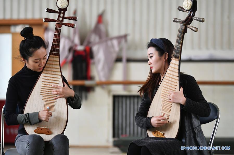 CHINA-GANSU-INSTRUMENTO MUSICAL-PIPA