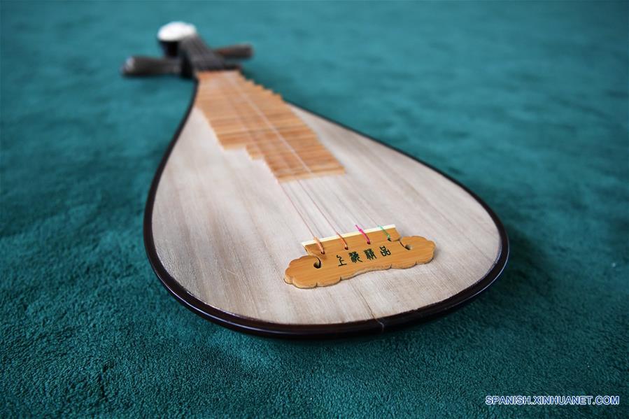 CHINA-GANSU-INSTRUMENTO MUSICAL-PIPA