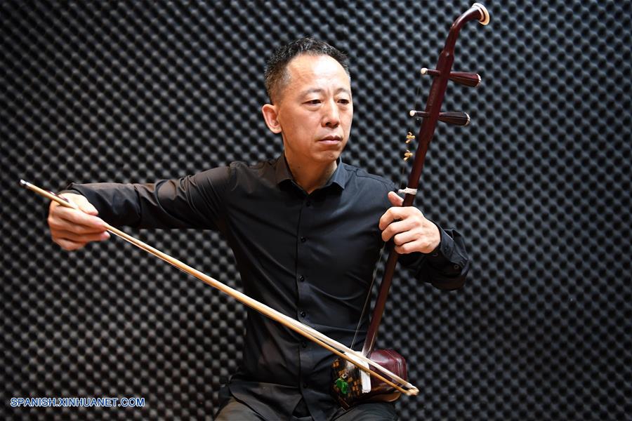 CHINA-GANSU-INSTRUMENTOS MUSICALES-ERHU