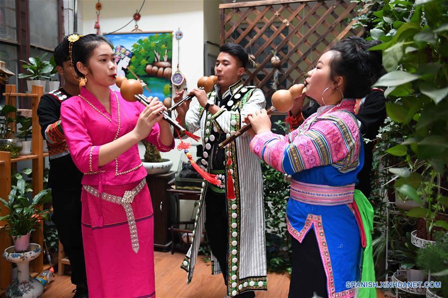 CHINA-YUNNAN-INSTRUMENTO MUSICAL-HULUSI 