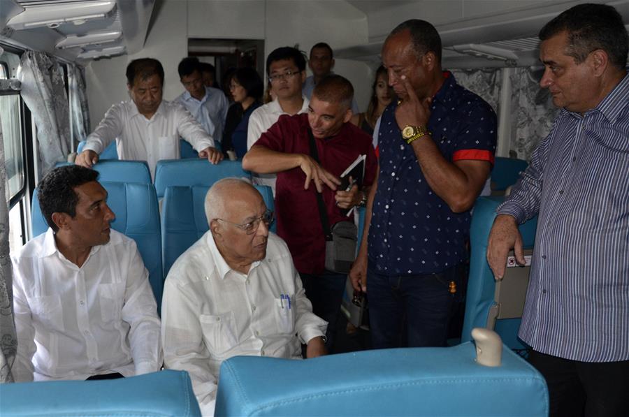 CUBA-HABANA-VAGONES DE PASAJEROS CHINOS-ENTREGA
