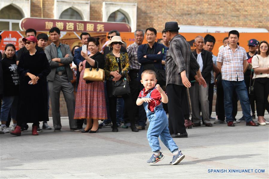 CHINA-XINJIANG-GRAN BAZAR-TURISMO